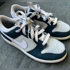 Nike Dunk Low Premium sneakers in the "Split - Deep Jungle" colorway